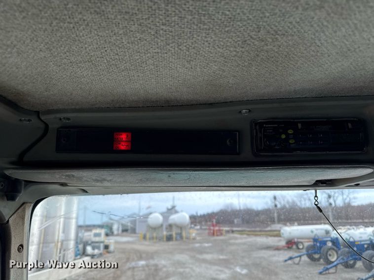 image for item DW2450 1993 Kenworth T600 tank truck