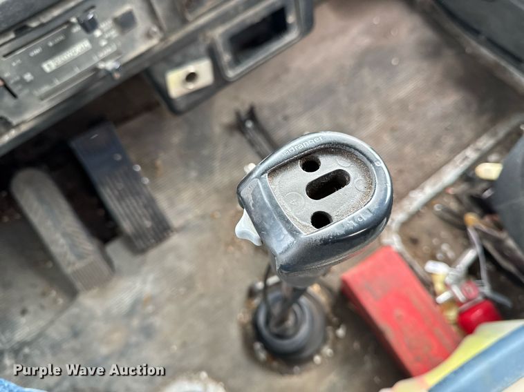 image for item DW2450 1993 Kenworth T600 tank truck