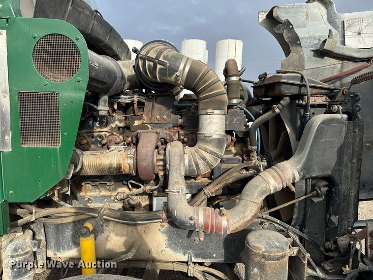 image for item DW2450 1993 Kenworth T600 tank truck