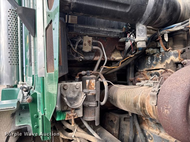 image for item DW2450 1993 Kenworth T600 tank truck