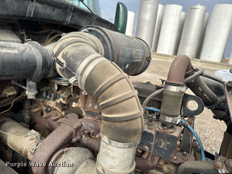 image for item DW2450 1993 Kenworth T600 tank truck