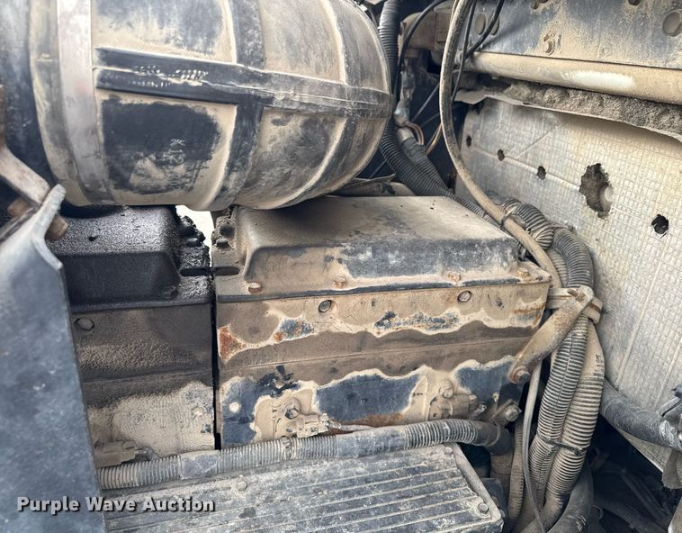 image for item DW2450 1993 Kenworth T600 tank truck