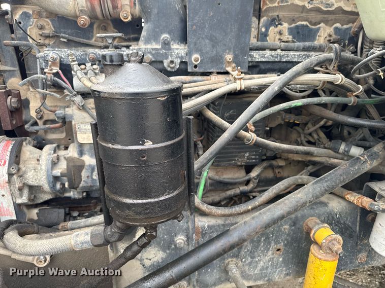 image for item DW2450 1993 Kenworth T600 tank truck