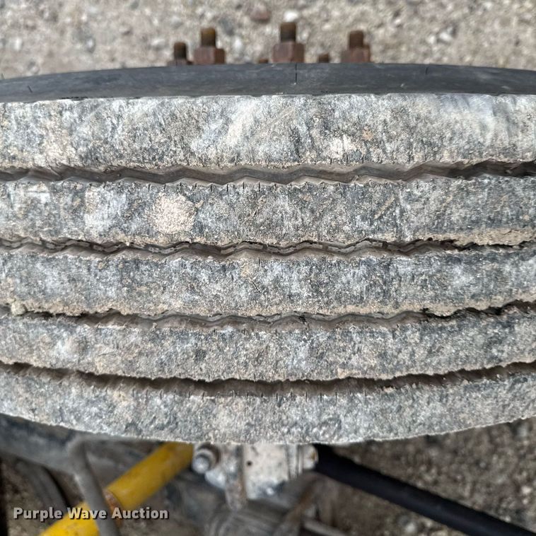 image for item DW2450 1993 Kenworth T600 tank truck