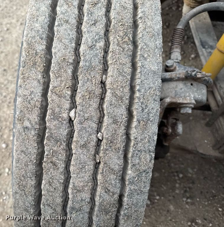 image for item DW2450 1993 Kenworth T600 tank truck