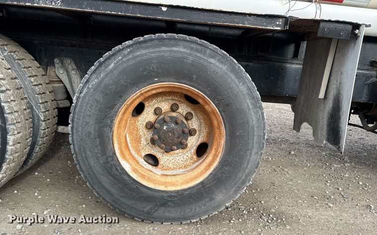 image for item DW2450 1993 Kenworth T600 tank truck