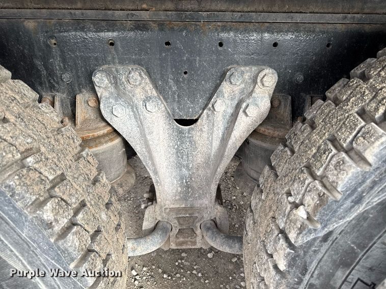 image for item DW2450 1993 Kenworth T600 tank truck