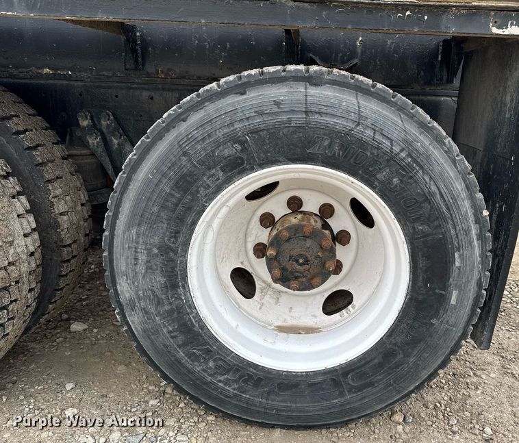 image for item DW2450 1993 Kenworth T600 tank truck