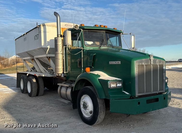 image for item DW2463 1993 Kenworth fertilizer delivery truck