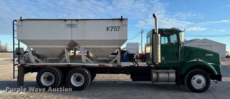 image for item DW2463 1993 Kenworth fertilizer delivery truck