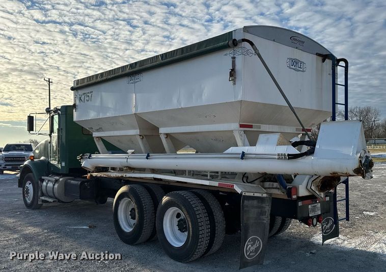 image for item DW2463 1993 Kenworth fertilizer delivery truck