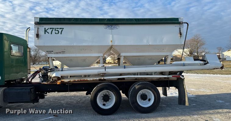 image for item DW2463 1993 Kenworth fertilizer delivery truck