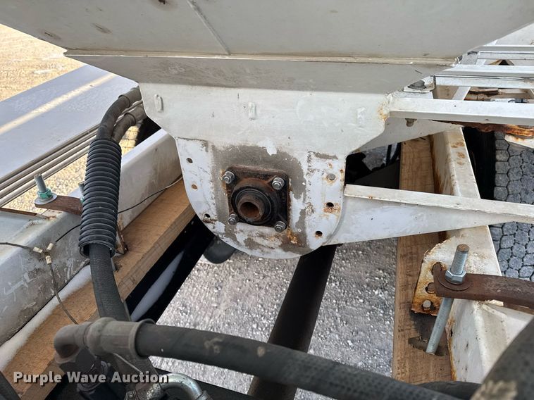 image for item DW2463 1993 Kenworth fertilizer delivery truck