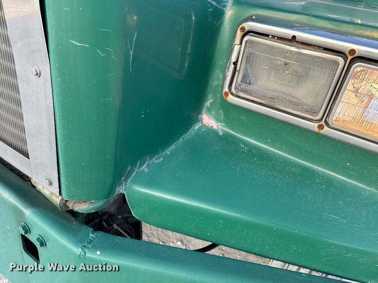 image for item DW2463 1993 Kenworth fertilizer delivery truck