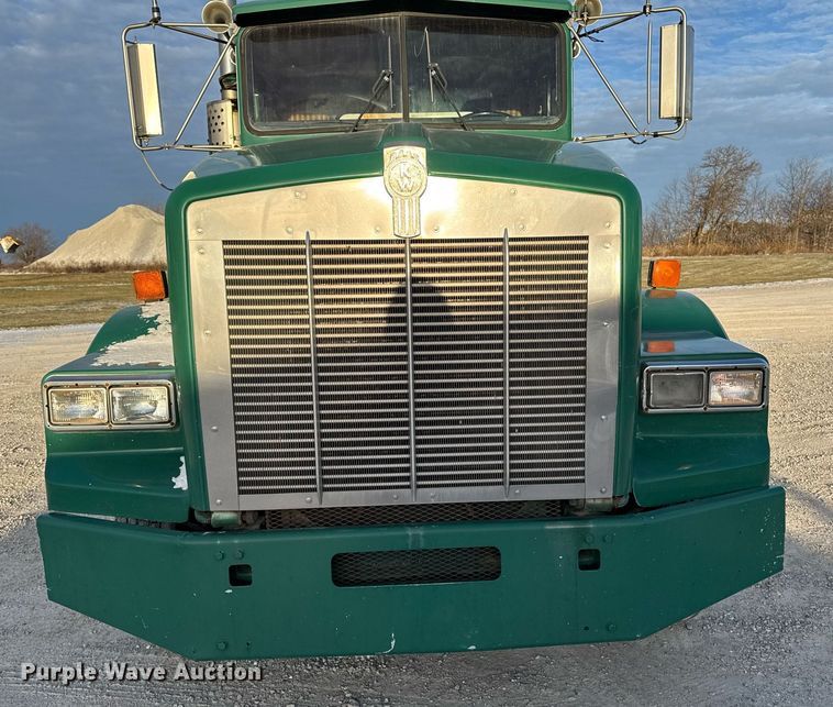 image for item DW2463 1993 Kenworth fertilizer delivery truck