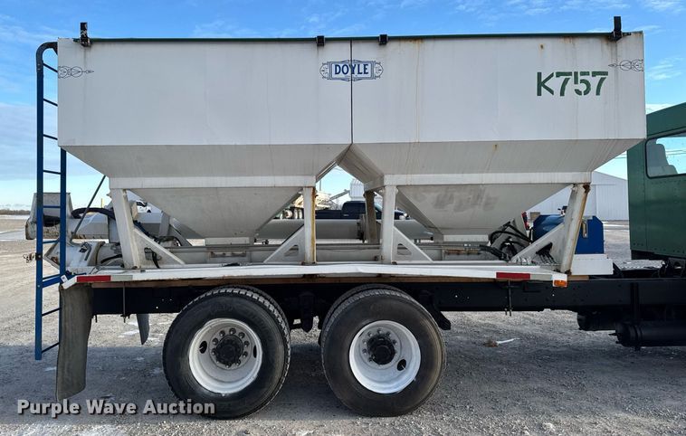 image for item DW2463 1993 Kenworth fertilizer delivery truck