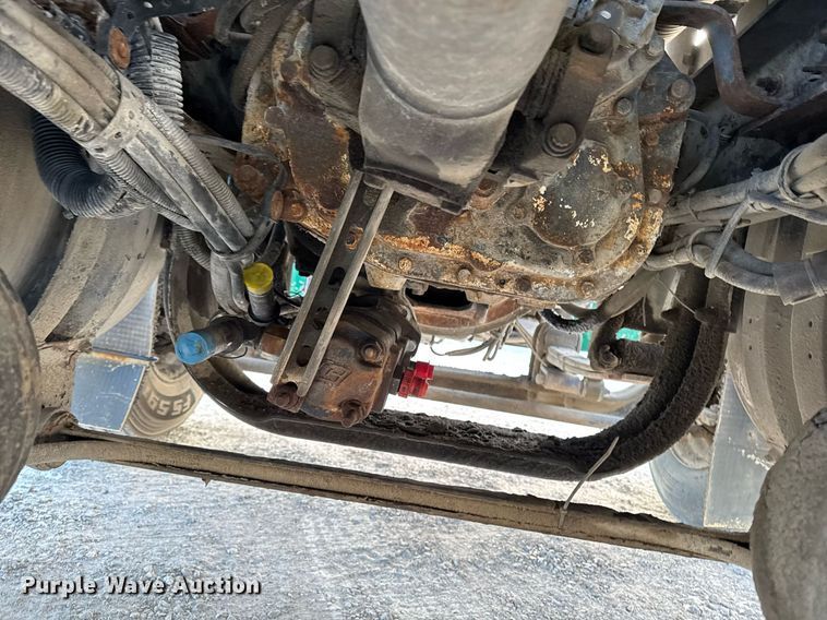 image for item DW2463 1993 Kenworth fertilizer delivery truck