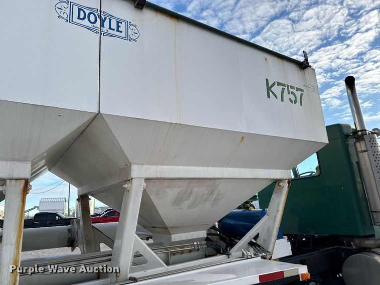 image for item DW2463 1993 Kenworth fertilizer delivery truck