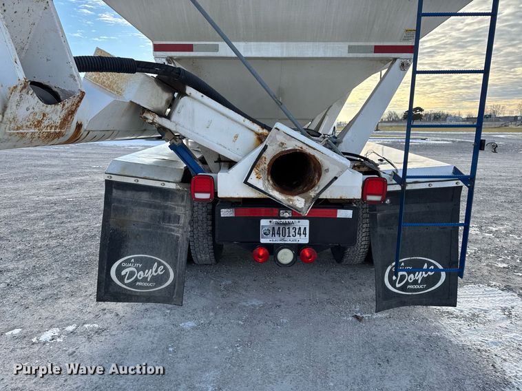 image for item DW2463 1993 Kenworth fertilizer delivery truck