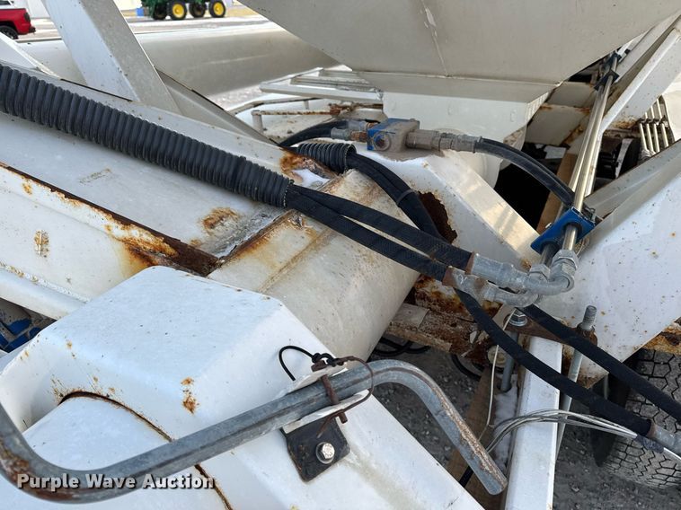 image for item DW2463 1993 Kenworth fertilizer delivery truck