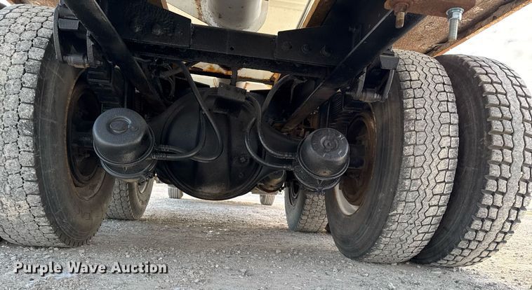 image for item DW2463 1993 Kenworth fertilizer delivery truck