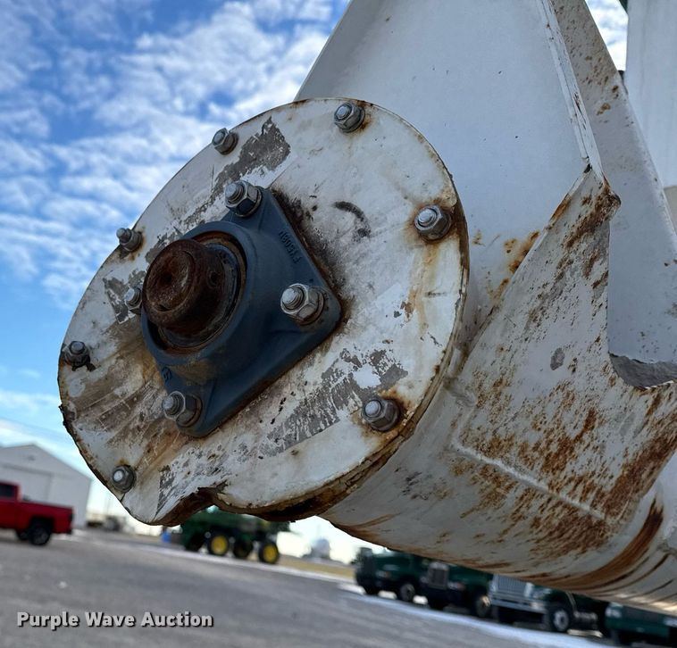 image for item DW2463 1993 Kenworth fertilizer delivery truck