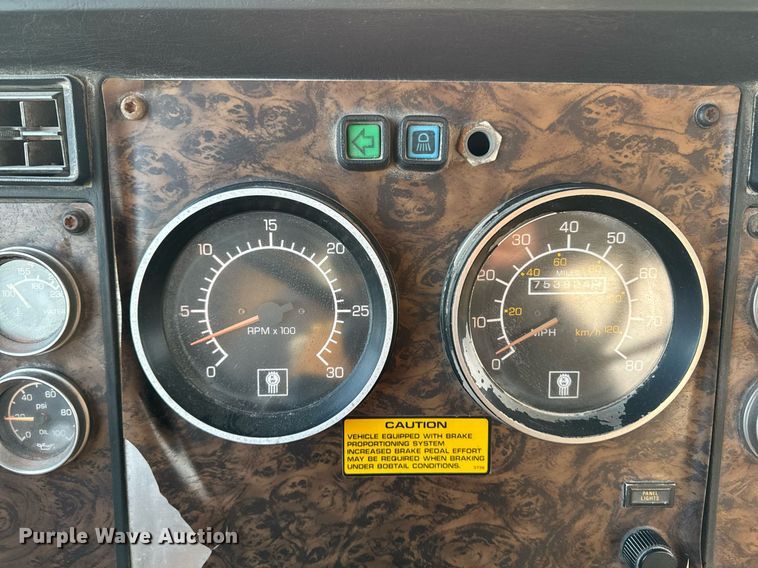 image for item DW2463 1993 Kenworth fertilizer delivery truck