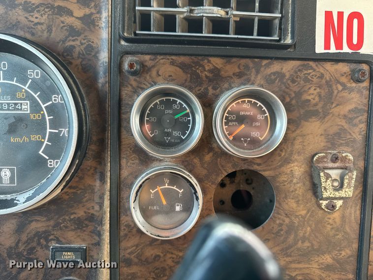 image for item DW2463 1993 Kenworth fertilizer delivery truck