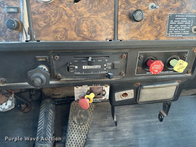 image for item DW2463 1993 Kenworth fertilizer delivery truck