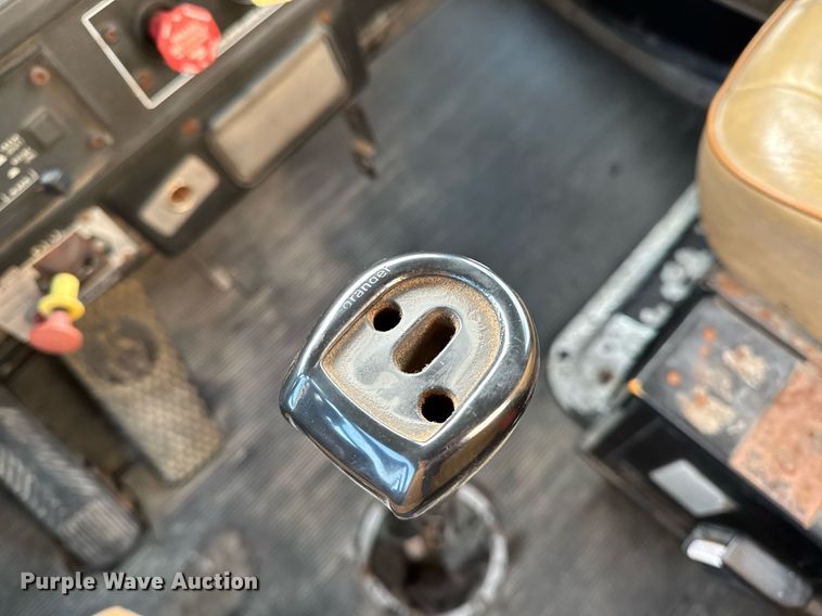 image for item DW2463 1993 Kenworth fertilizer delivery truck