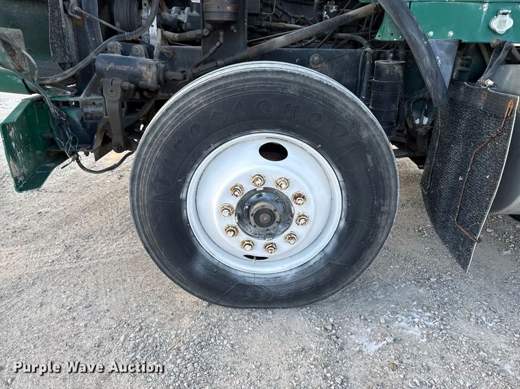 image for item DW2463 1993 Kenworth fertilizer delivery truck