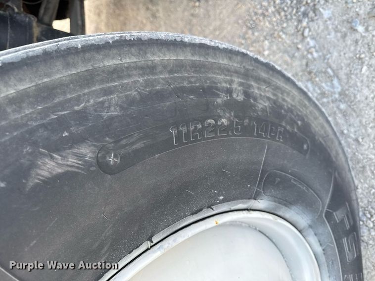 image for item DW2463 1993 Kenworth fertilizer delivery truck