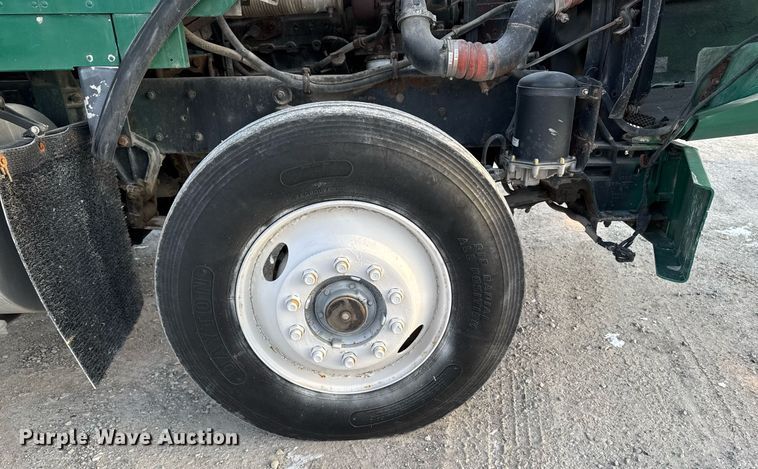 image for item DW2463 1993 Kenworth fertilizer delivery truck