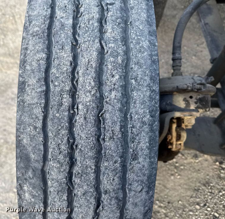 image for item DW2463 1993 Kenworth fertilizer delivery truck