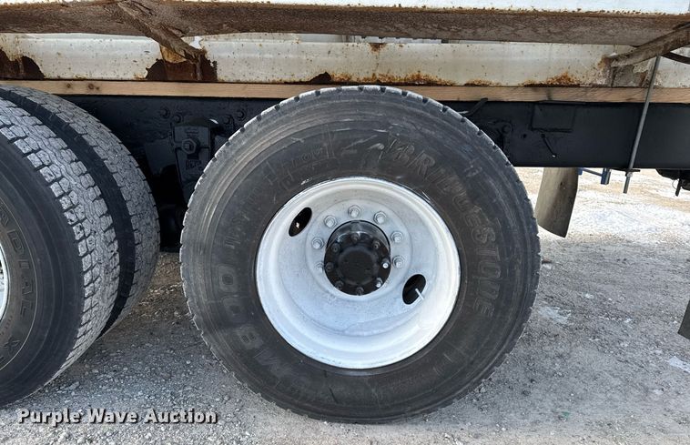 image for item DW2463 1993 Kenworth fertilizer delivery truck