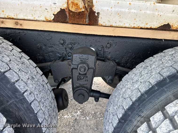 image for item DW2463 1993 Kenworth fertilizer delivery truck