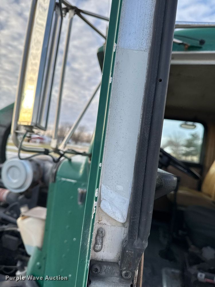 image for item DW2463 1993 Kenworth fertilizer delivery truck