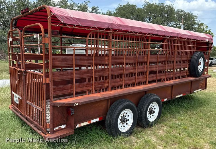 image for item DX5604 2001 Dugan livestock trailer