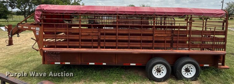 image for item DX5604 2001 Dugan livestock trailer