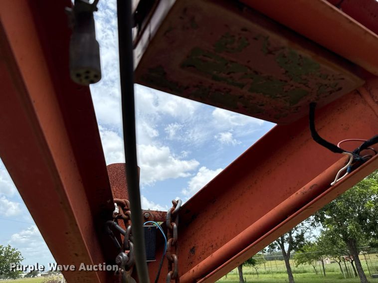 image for item DX5604 2001 Dugan livestock trailer