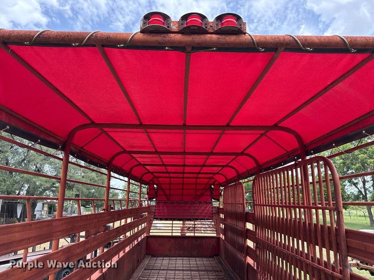 image for item DX5604 2001 Dugan livestock trailer