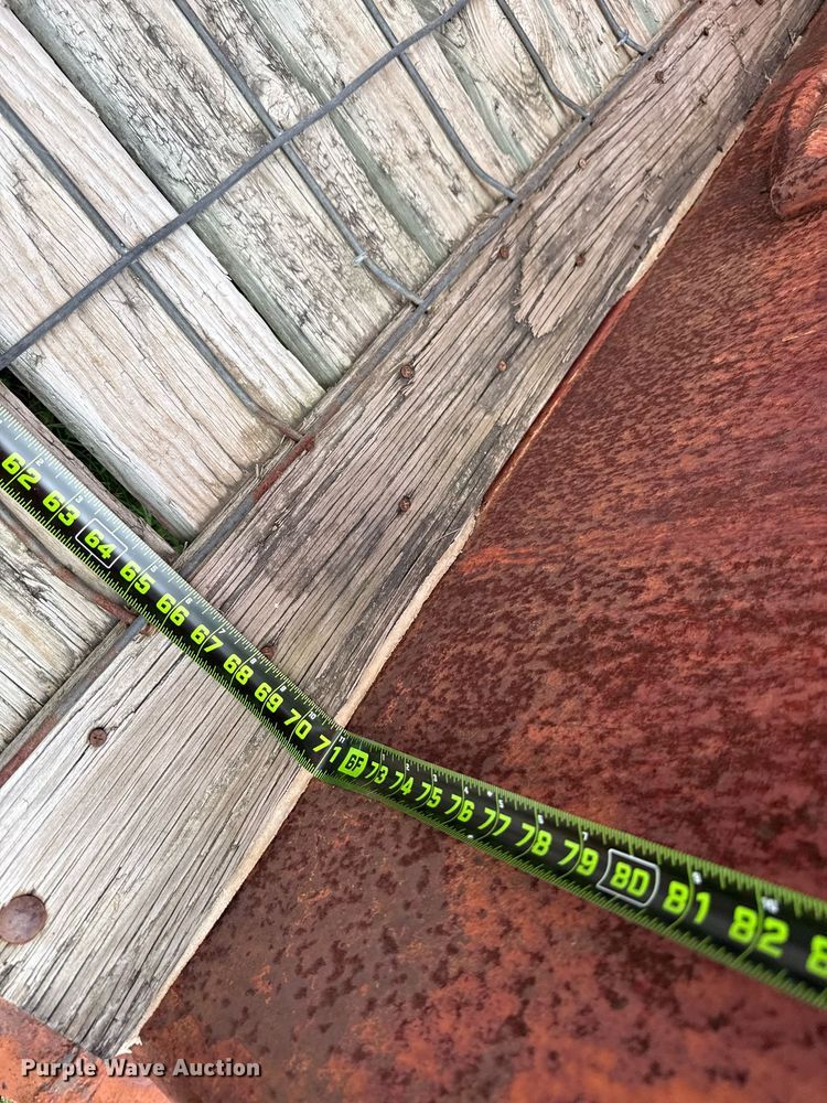 image for item DX5604 2001 Dugan livestock trailer