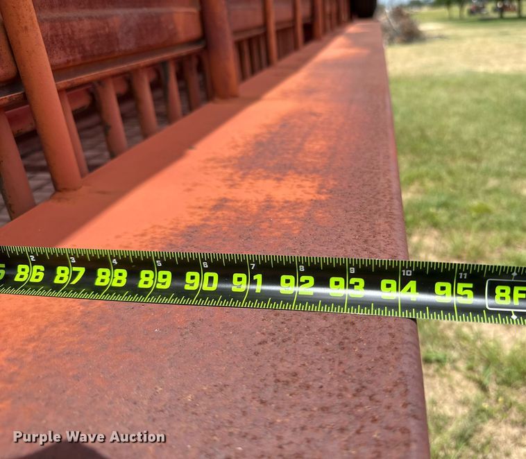 image for item DX5604 2001 Dugan livestock trailer