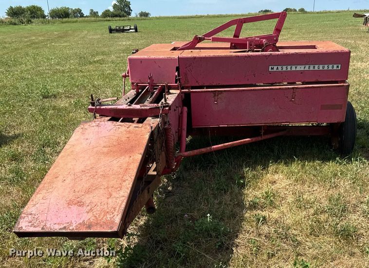 image for item DY0300 Massey Ferguson 12 small square baler