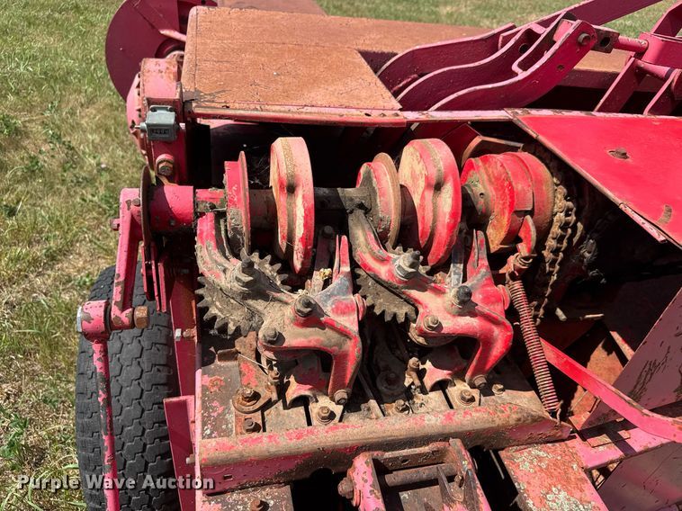 image for item DY0300 Massey Ferguson 12 small square baler