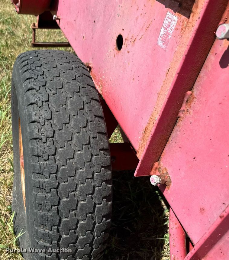 image for item DY0300 Massey Ferguson 12 small square baler