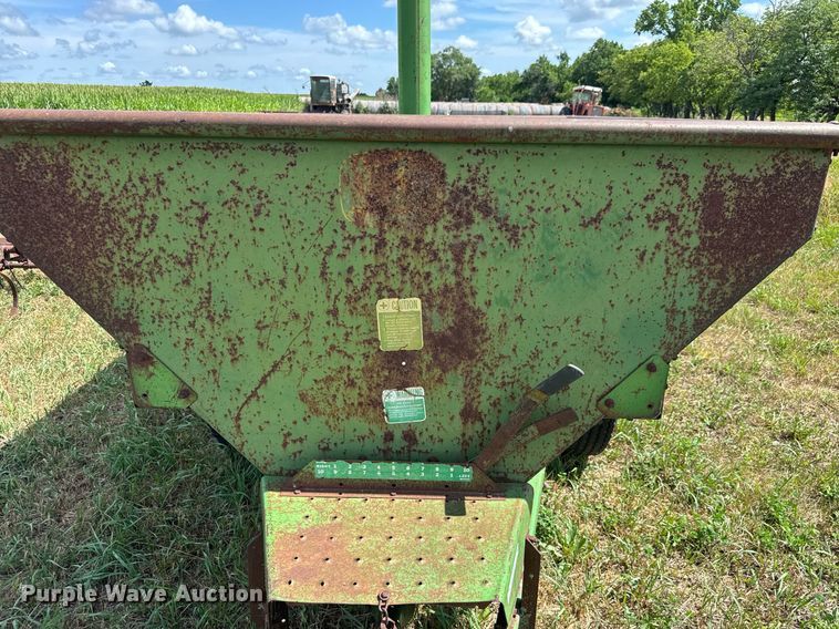 image for item DY0301 John Deere 68 gravity wagon