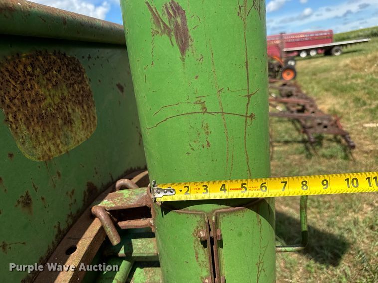 image for item DY0301 John Deere 68 gravity wagon
