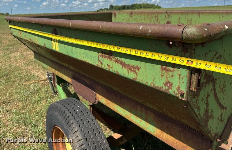image for item DY0301 John Deere 68 gravity wagon