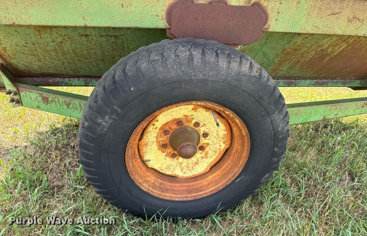 image for item DY0301 John Deere 68 gravity wagon